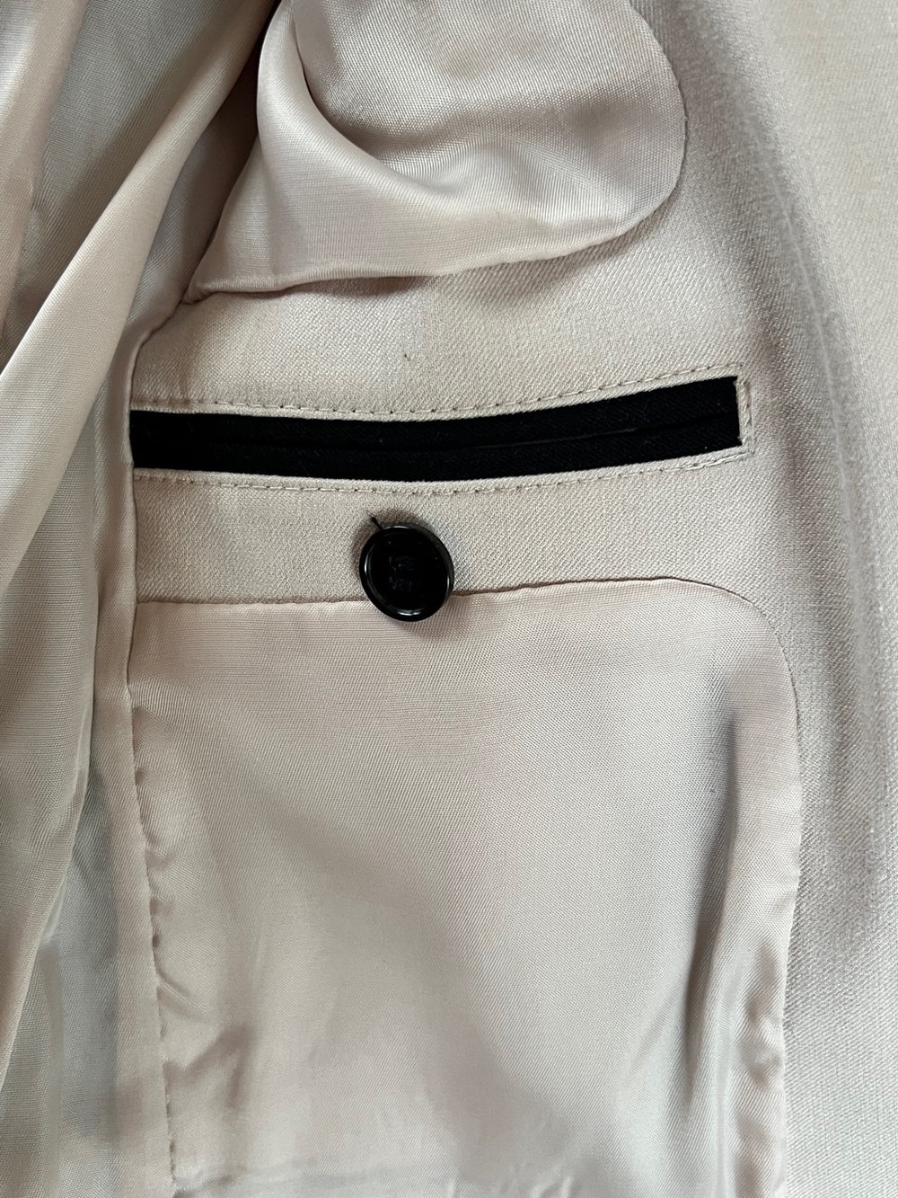 H&M Black Tailored Blazer with Contrast Lapels – Size 4 - Picture 4 of 5
